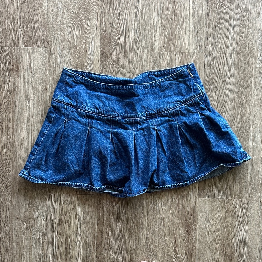 American Eagle Pleated‎ High Rise Mini Skirt Medium Wash 6